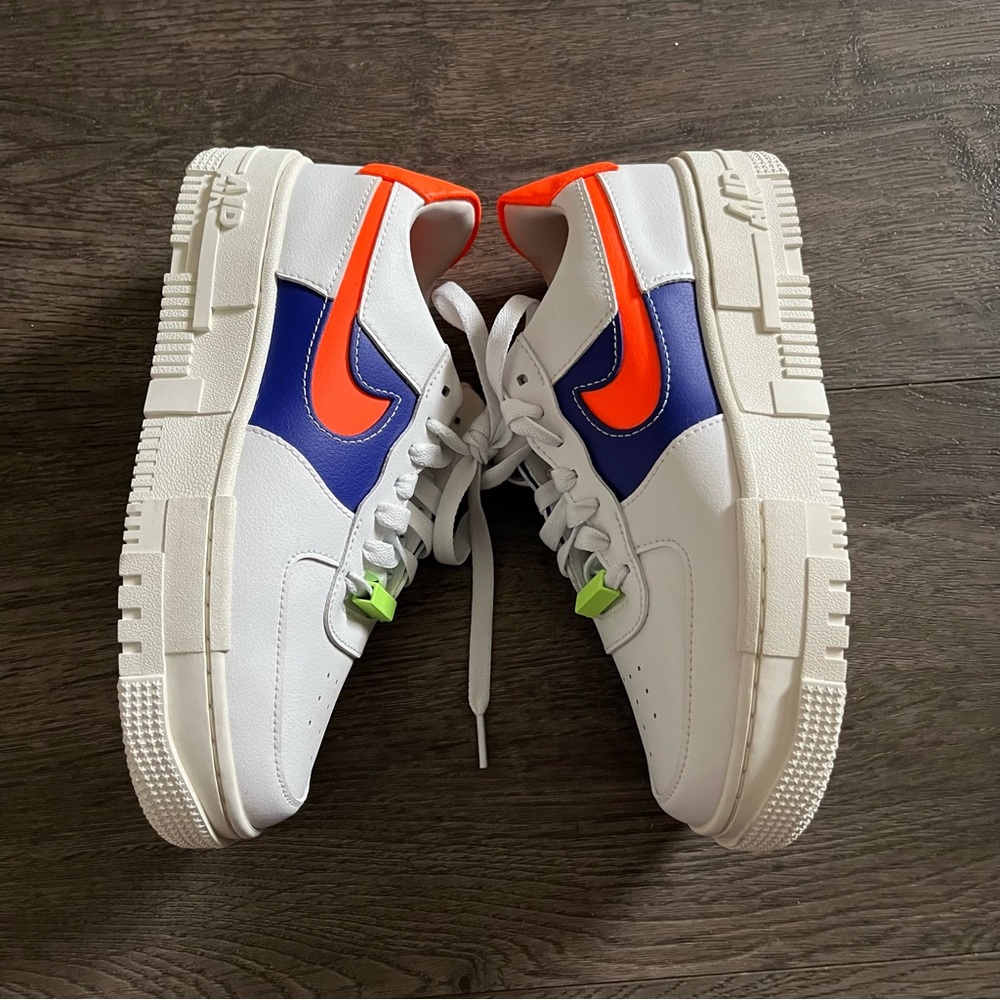 Nike Air Force 1 Pixel Summit White Concord Hyper Crimson Sneaker - Picture 2 of 11